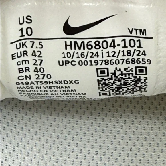 Nike Vomero 18 ZoomX women’s 10 White and Black Sneakers S10 - Picture 6 of 6